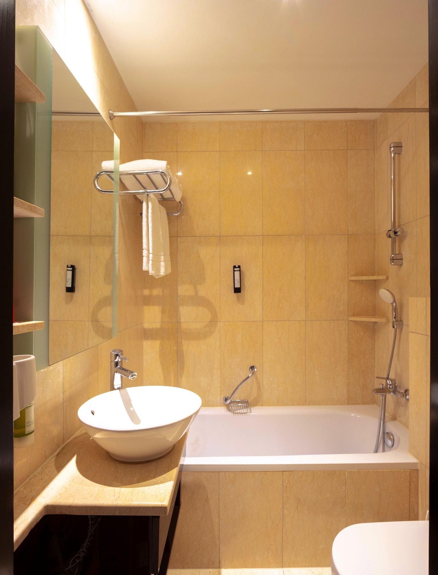 The Levante Rathaus Apartahotel 4*