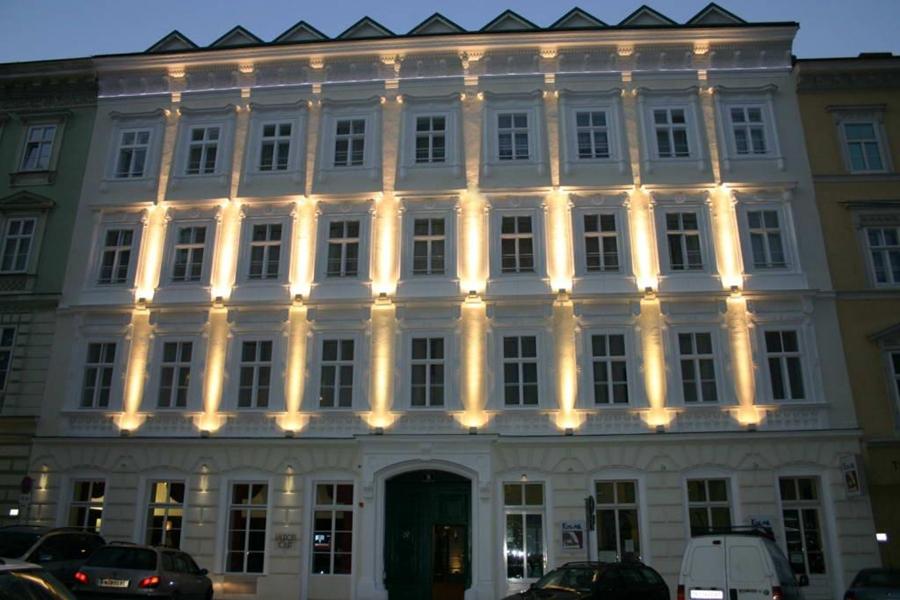 Apartahotel The Levante Rathaus 4*