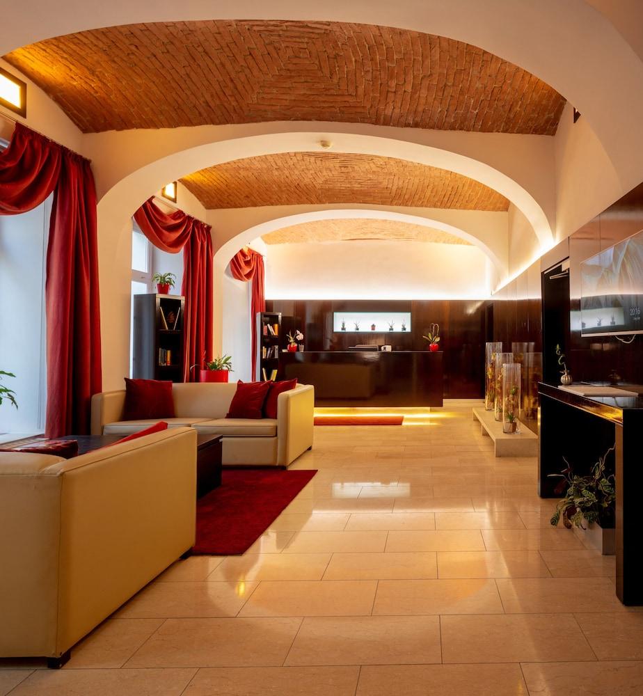 Apartahotel The Levante Rathaus